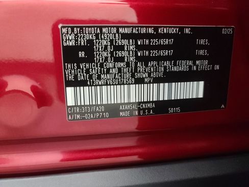 Used 2025 Toyota RAV4 XLE image 40