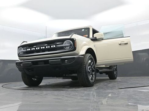 New 2025 Ford Bronco Outer Banks image 24