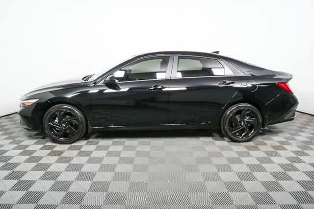 New 2026 Hyundai Elantra SEL FWD image 11