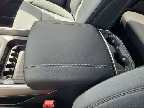 New 2026 RAM 1500 4x4 Crew Cab image 21