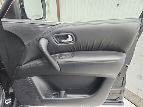 Used 2023 Nissan Armada SL w/ Midnight Edition Package image 42