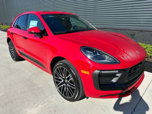 Used 2026 Porsche Macan AWD/4WD image 11