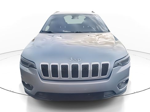 Used 2019 Jeep Cherokee Latitude Plus image 2