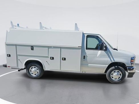 New 2026 Ford E-350 and Econoline 350 Super Duty w/ Power Equipment Group RWD image 4
