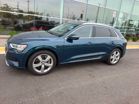 Used 2019 Audi e-tron Premium Plus AWD/4WD image 22