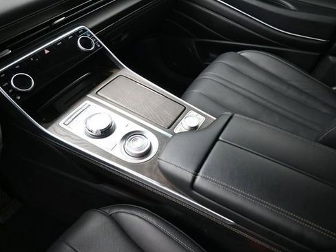 Used 2024 Genesis GV80 2.5T AWD/4WD image 4