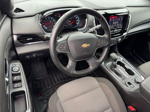 Used 2023 Chevrolet Traverse LT image 23