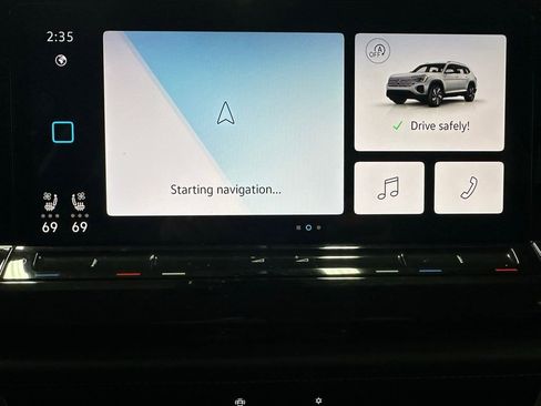 Used 2025 Volkswagen Atlas SE image 26
