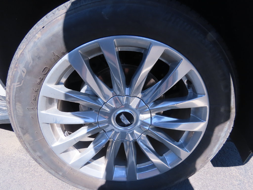 Used 2022 Cadillac Escalade Premium Luxury AWD/4WD image 18