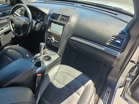Used 2018 Ford Explorer Sport w/ Equipment Group 401A AWD/4WD image 9