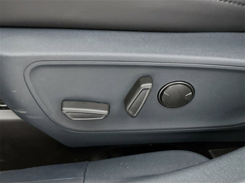 New 2025 Ford Maverick Lariat w/ Black Appearance Package image 22