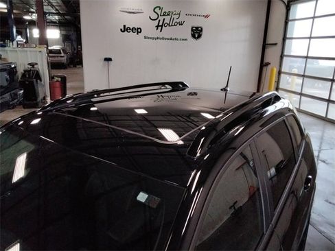 Used 2023 Jeep Cherokee Altitude Lux w/ Lux Elite Package image 12