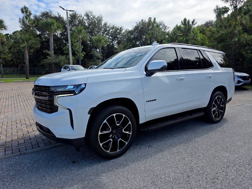 Used 2024 Chevrolet Tahoe RST w/ Luxury Package RWD image 3