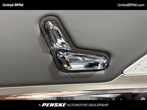 Used 2025 BMW 760i xDrive AWD/4WD image 4