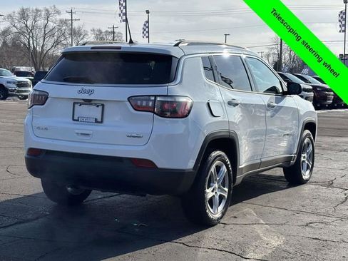 Used 2023 Jeep Compass Latitude image 32