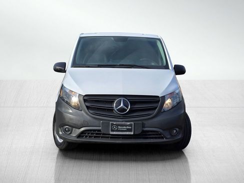 Used 2023 Mercedes-Benz Metris image 2