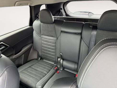 Used 2025 Mitsubishi Outlander SE AWD/4WD image 13