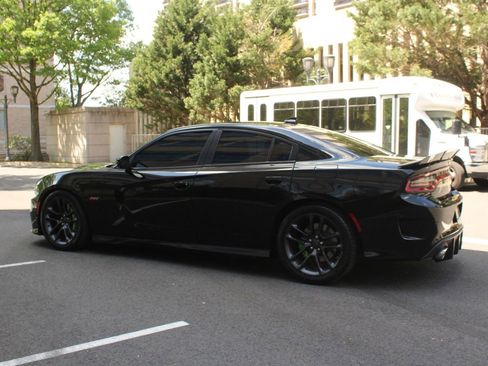 Used 2017 Dodge Charger R/T Scat Pack w/ Dynamics Package image 10