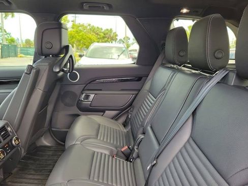 Used 2025 Land Rover Discovery S AWD/4WD image 15