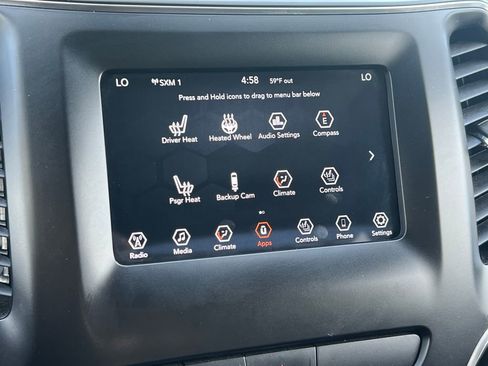 Used 2019 Jeep Cherokee Latitude Plus w/ Comfort/Convenience Group AWD/4WD image 28