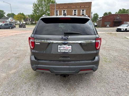 Used 2019 Ford Explorer XLT FWD image 4