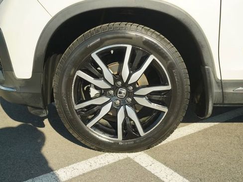 Used 2019 Honda Pilot Touring image 10