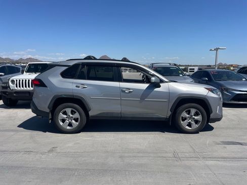 Used 2019 Toyota RAV4 XLE w/ Convenience Package image 2