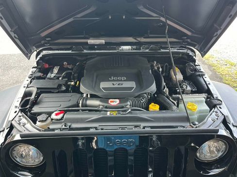 Used 2018 Jeep Wrangler Sport image 45