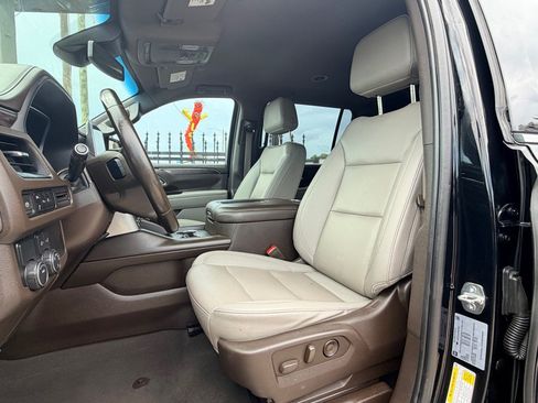 Used 2023 Chevrolet Suburban LT RWD image 10