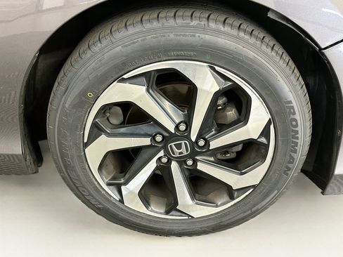 Used 2017 Honda Accord EX-L image 11