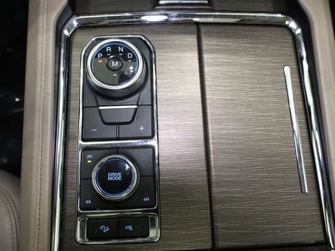 Used 2024 Ford Expedition Max Limited image 26