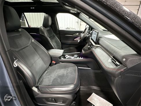 Used 2025 Ford Explorer ST w/ Sun And Sound Package image 31