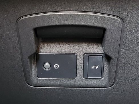 Used 2022 Land Rover Range Rover Velar R-Dynamic S image 21