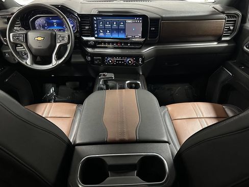 Used 2024 Chevrolet Silverado 1500 High Country w/ Technology Package AWD/4WD image 23