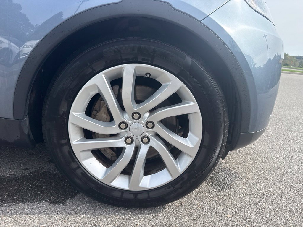 Used 2018 Land Rover Discovery HSE AWD/4WD image 4