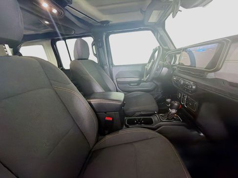 Used 2024 Jeep Wrangler Unlimited Sahara AWD/4WD image 29