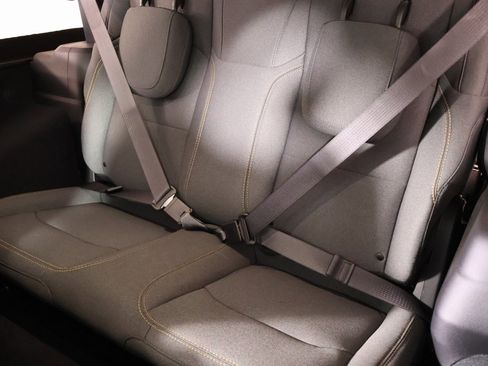 Used 2024 Jeep Wrangler Sport S image 12