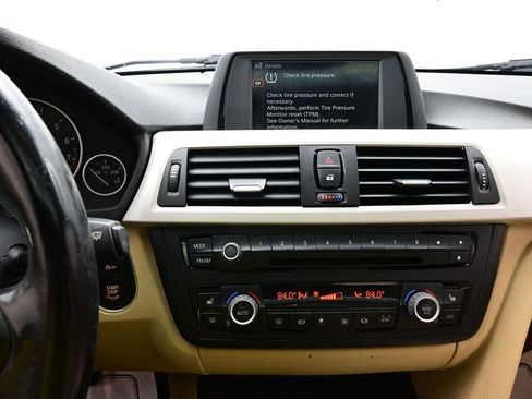 Used 2014 BMW 320i xDrive Sedan image 21