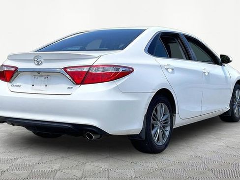 Used 2017 Toyota Camry SE FWD image 5