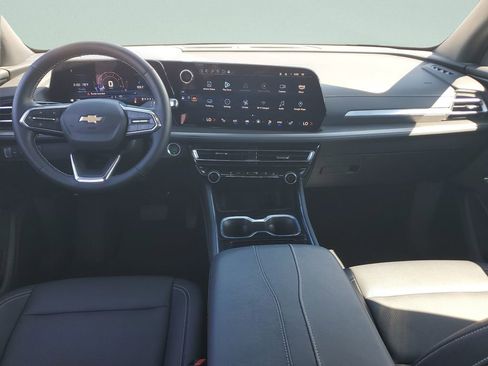 Certified 2025 Chevrolet Traverse LT FWD image 22