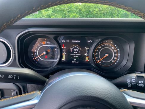 Used 2024 Jeep Wrangler Unlimited Sahara AWD/4WD image 30