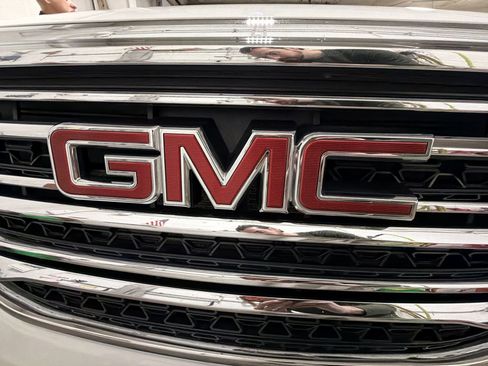 Used 2019 GMC Acadia SLT image 29
