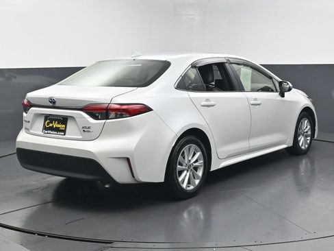 Used 2025 Toyota Corolla XLE FWD image 5