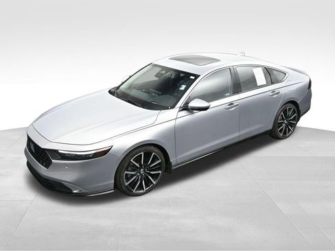 Used 2025 Honda Accord Touring image 32