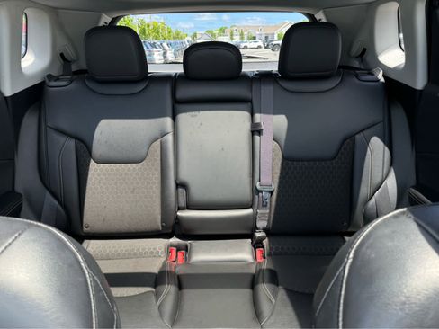Used 2021 Jeep Compass Latitude w/ Sun and Sound Group AWD/4WD image 27