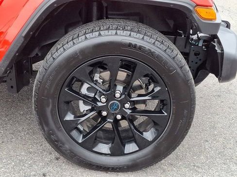 Certified 2025 Jeep Wrangler Unlimited Sahara AWD/4WD image 11