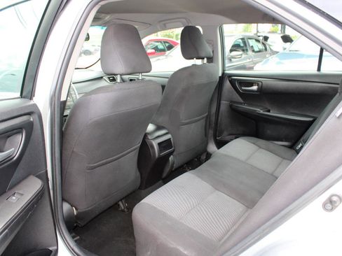 Used 2015 Toyota Camry LE FWD image 13