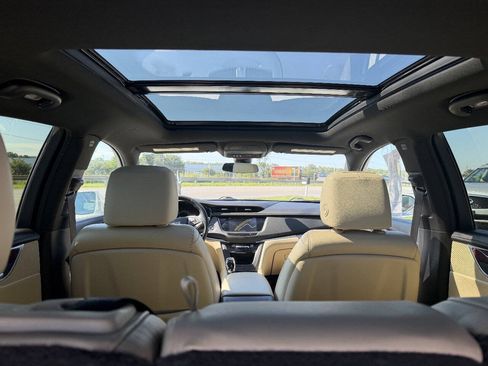 Used 2018 Cadillac XT5 Luxury w/ Driver Awareness Package AWD/4WD image 26