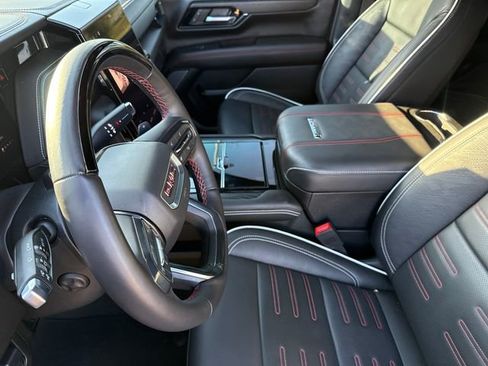 Used 2025 GMC Yukon AT4 Ultimate AWD/4WD image 21