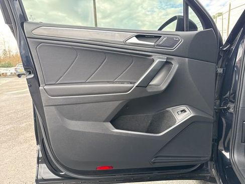 Used 2019 Volkswagen Tiguan SEL Premium w/ 3rd Row Seat Package image 19